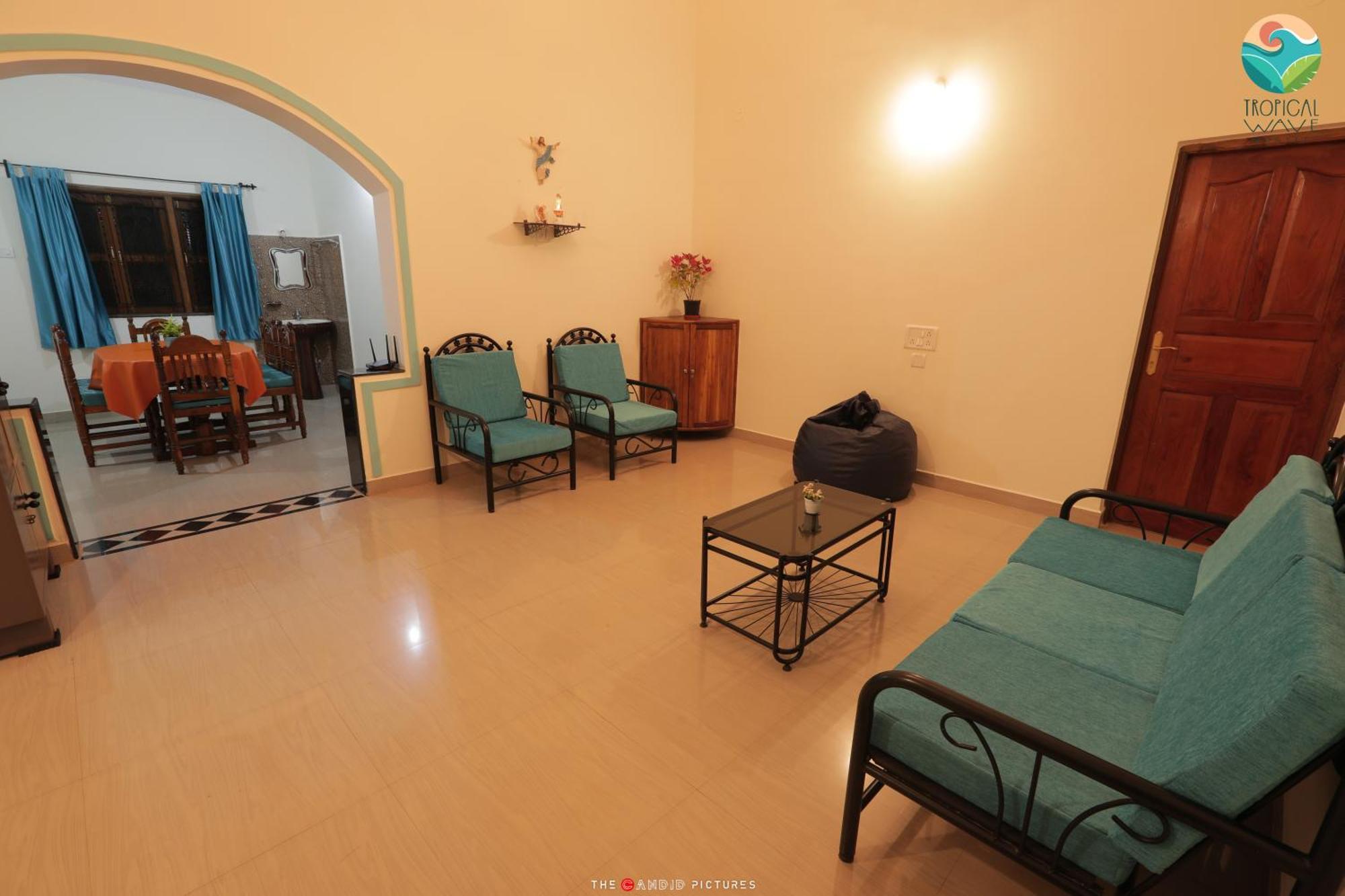 Tropical Wave Hostel Morjim Goa Exterior photo